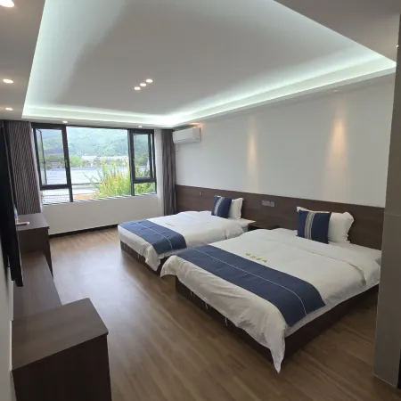 Huoshan Canyon Inn (Liuwanqingxia Scenic Area)