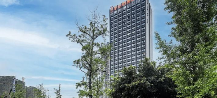 Vienna International Hotel (Dongying Wuyue Square Branch) โรงแรมในตงอิ๋ง