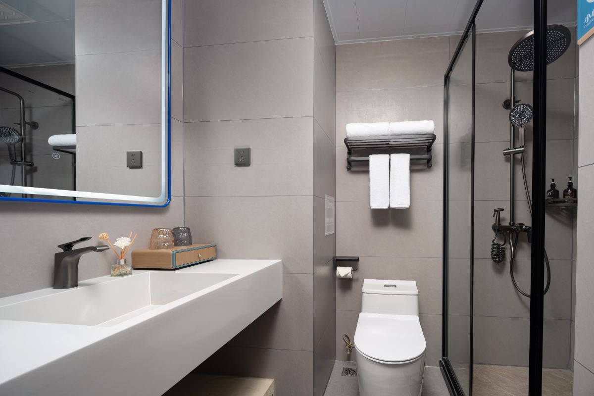 Cloudview · Panoramic King Room (Panoramic Sky-High View + City Scenery + Oversized Floor-to-Ceiling Windows + Refrigerator)