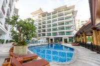 Crystal Palace Luxury Hotel Pattaya - Beach