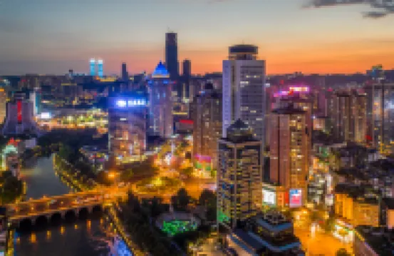 肆季輕奢公寓（佛山廣佛智城永旺夢樂城店）