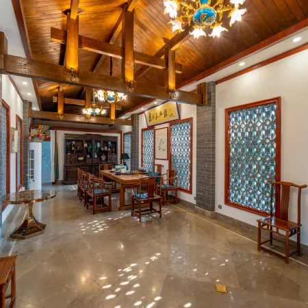 Pingxiang Aiheli Haijing Hotel (Pingxiang Station Redwood Finished Product Trading Market)