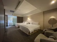 CHECK inn SELECT Taichung Dadun - Servicios de Traslado