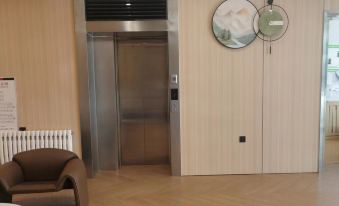 Hi Inn Hotel (Zhalantun Downtown Area Railway Station)