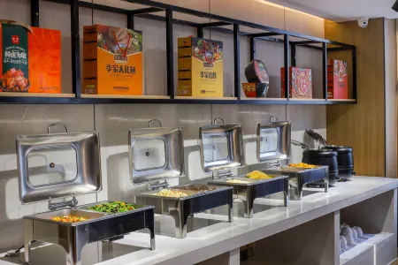 Echarm Hotel (Dongming Bus Station Shuguang Road Branch) Отели в г. Дунмин