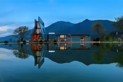 Mishu Shiye Mountain House Hot Spring Resort فنادق في تشونغ إي