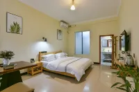 Dali Spring Four Seasons Homestay (Gucheng Nanmen Branch)