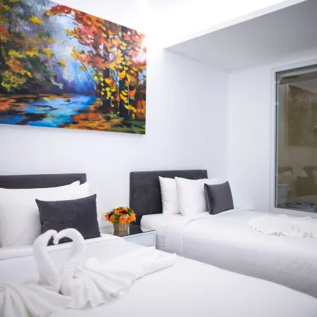 Chiangmai Midpoint Activity Hostel Отели рядом с достопримечательностью «Памятник Трех Королей»