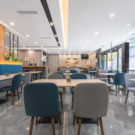 Homeinn Selected Hotel (Jiuzhaigou Scenic spot tourist center branch)