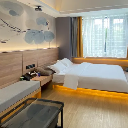 Qionghai Licheng Film Hotel