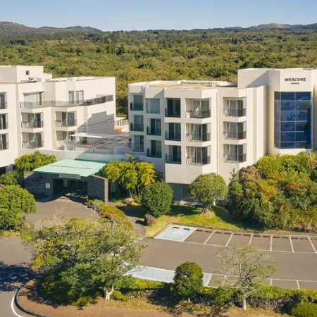 Mercure Ambassador Jeju Отели рядом с достопримечательностью «Музей чая Осуллок»