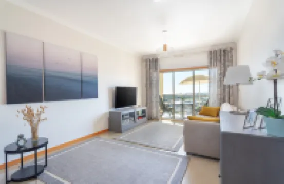 BnB Homes Ocean View Apartment with relax Terrace, 2 Swimming pools & Tennis court