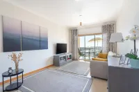 BnB Homes Ocean view Apartment with relax Terrace, 2 Swimming pools & Tennis court