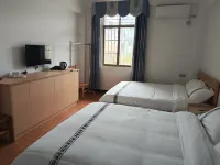 Lakeshore Homestay โรงแรมใกล้Wanlü Lake · Wanlü Valley Resort