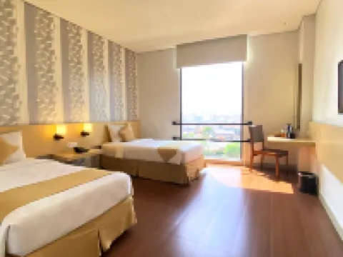 Hotel 88 Embong Malang Tunjungan by WH Hotels in Genteng