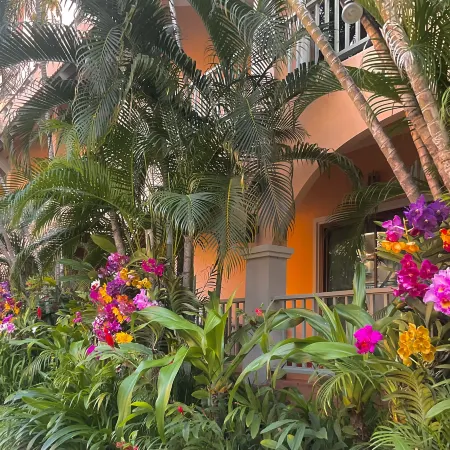Anantasila Beach Resort Hua Hin Отели рядом с достопримечательностью «Суан Сон Прадипхат»