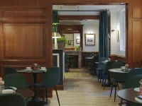 Meliá París Champs Elysées Hotels near الحي السادس عشر - تروكاديرو - باسي