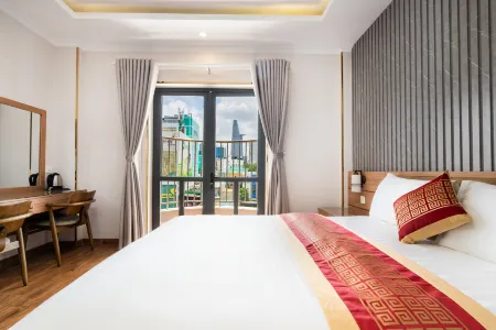 Luna Hotel Saigon Center Отели рядом с достопримечательностью «Le Thi Rieng Culture Park»