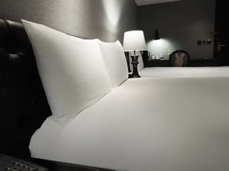 CHECK inn Taipei Main Station Branch Отели рядом с достопримечательностью «Taipei Mosque»