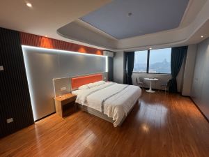 Liuzhou Baicheng Hotel (Guangxi University of Science and Technology City Wanda Plaza)