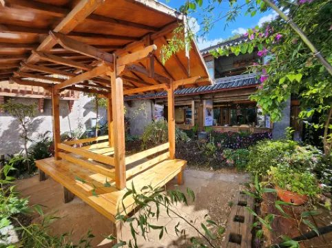 Ruochen Xuyu (Morning's Preface) Lion Hill Naxi Courtyard