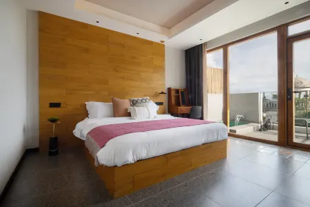 SunnyuVIilla Отели рядом с достопримечательностью «Beizaijiao Beach»