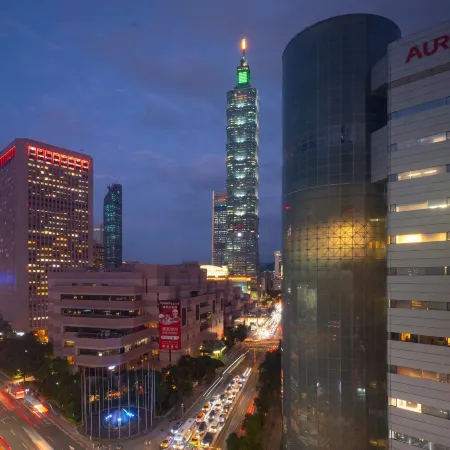 CHECK inn Taipei XinYi Отели рядом с достопримечательностью «Торговый центр Far Eastern»