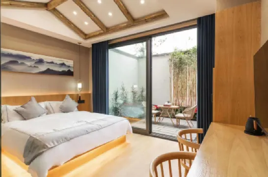 雅安蒙頂山壹間房民宿 蒙頂山周辺のホテル