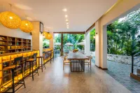 Rainforest Riverview Inn (Xishuangbanna Xingguang Night Market)