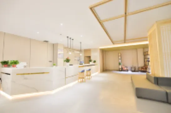 Qingfeng Hotel (Yanji Yanbian University West Market Branch)