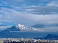 麗江古城半山歸吾•山隱日照金山丨觀古城全景美宿（大水車店）