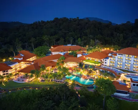 DoubleTree by Hilton Damai Laut Resort Hotels in Manjung