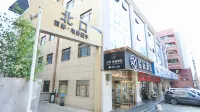 Yunxi Yijing Hotel (Xi'an Big Wild Goose Pagoda North Square) Hotels near Changning Palace Racecourse, Chang'an District