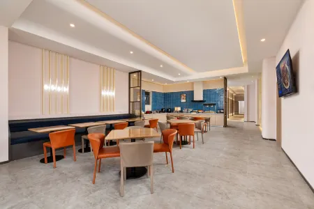 Jinjiang Star Hotel (Shenyang Tiexi BMW Avenue Store) Отели рядом с достопримечательностью «Liaoning Rail Transit Vocational College New Campus»