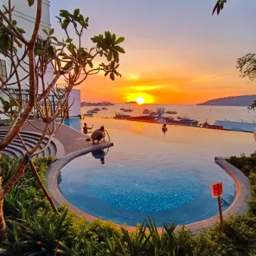 Covesign Suite, The Shore Kota Kinabalu City Centre Hotel dekat Tanjung Aru Beach