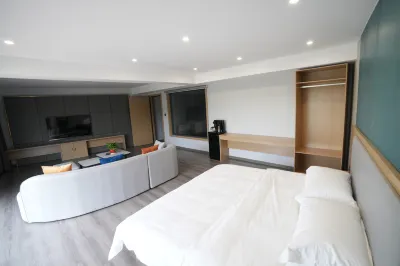 Ronghe Panoramic Hotel