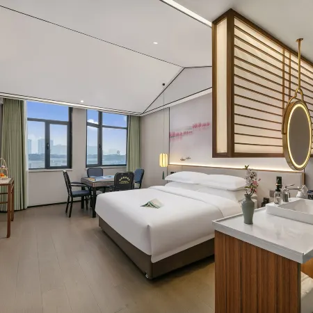 Moshang Qingya Hotel (Shenqiu High-speed Railway Station Xintian 360 Shopping Plaza Branch)