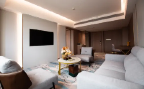 Dragon City International Hotel