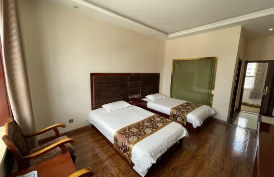 碌曲鑫達商務酒店