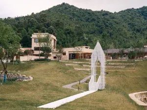 VOLVER RESORT