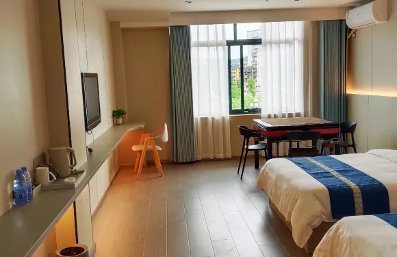 光澤中山商務酒店（九龍峯森林公園店）