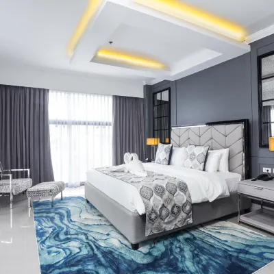 Stonehill Suites Hotels near University of St. La Salle
