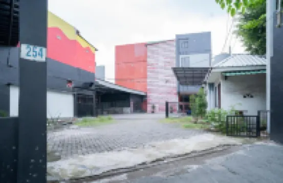 SBY Residence by ecommerceloka Hotel dekat MERU ADVENTURE OUTDOOR