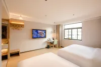 IU Hotel（4.0Ashishiquan Ancient Street Sakura Midfield Store)