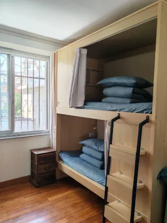 Lijiang Qishangju Youth Hostel