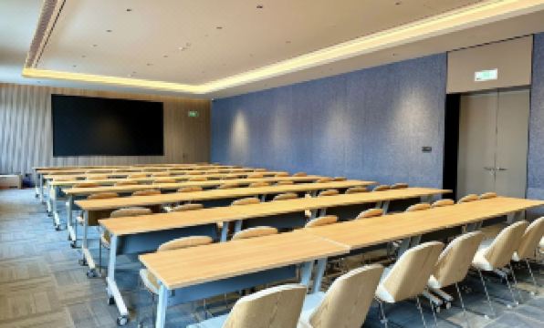 Hot Spring Holiday Hotel