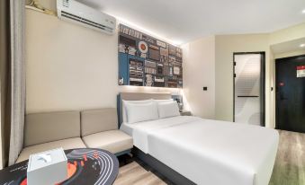 Ibis Hotel (Hangzhou Wensan Road Subway Station Store))
