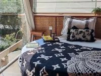 Qiangu Wooden House B&B (Fenglin Buyi Scenic Area)