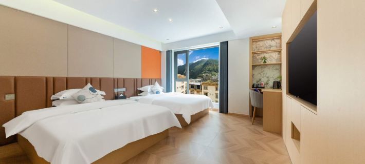 Muyunshan House Hotels in Kangding