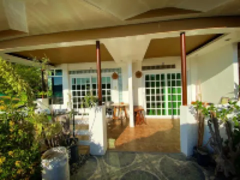 Super diving and tinas reef divers